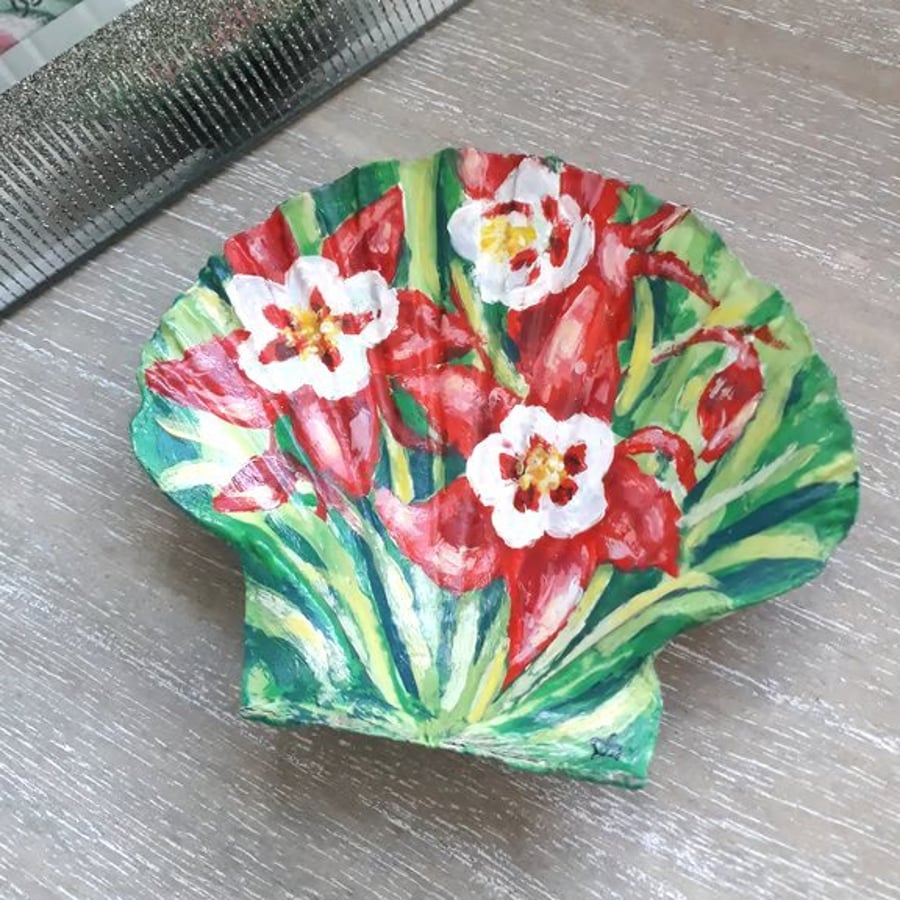 Handpainted "red aquilegia flowers" king scallop shell trinket dish