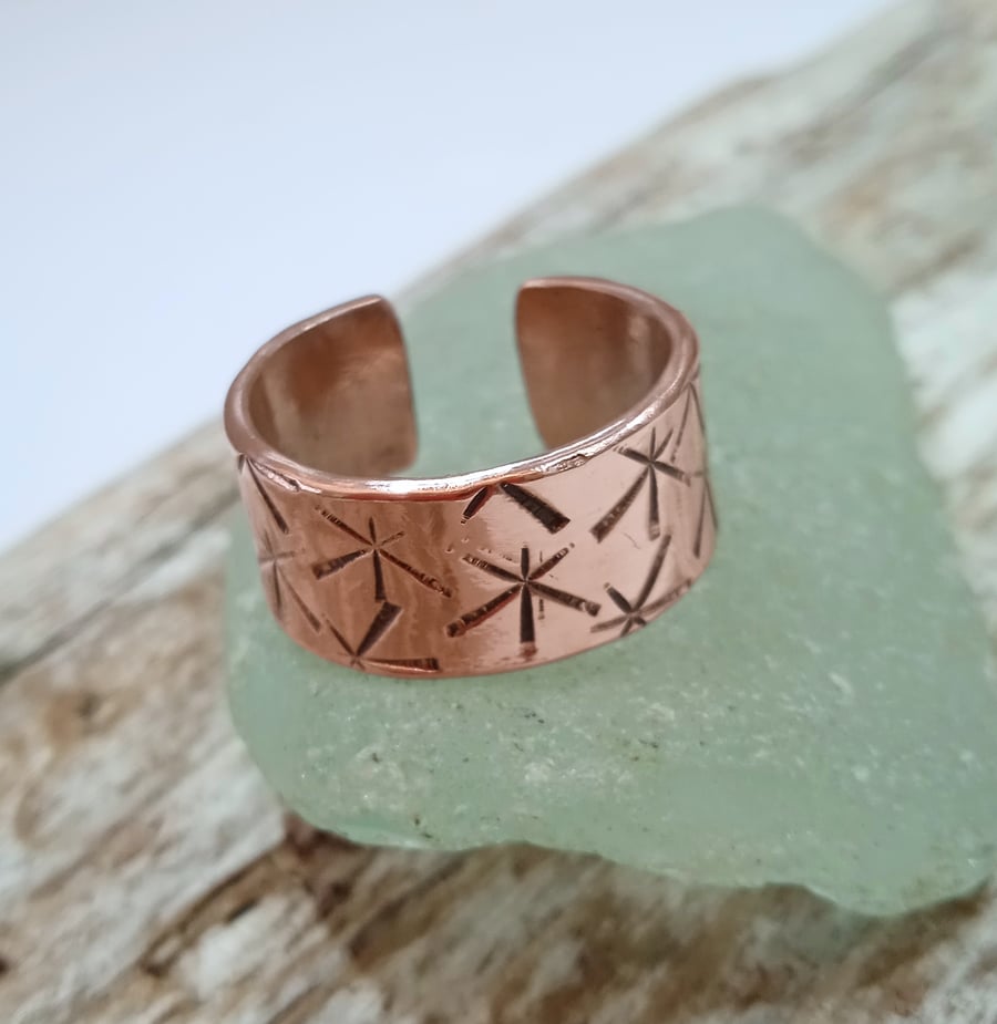 Star Stamped Copper Open Ring UK Size M (RGCUOPSR1) - UK Free Post