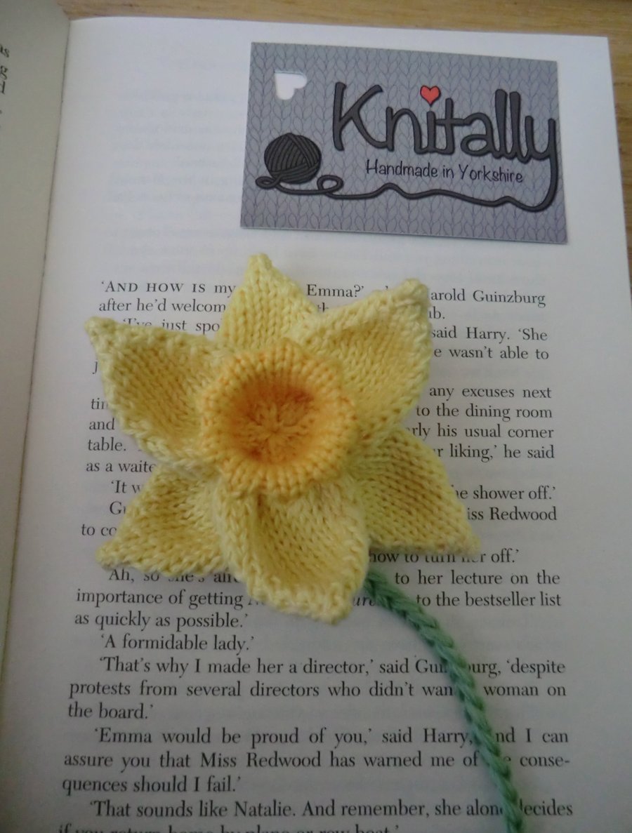 Knitted Pale Yellow Daffodil Flower Bookmark - Spring Easter Mother's Day Gift