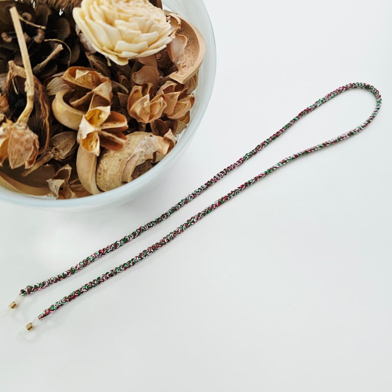 Crochet Glasses Cord in Welsh Colours, Red White & Green Spectacle Chain