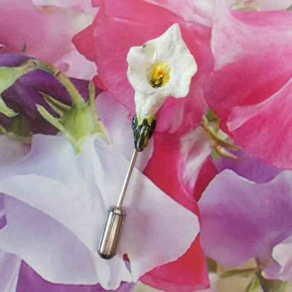 Tiny WHITE CALLA LILY - Clay ARUM LILY Lapel Flower Brooch HANDMADE HAND PAINTED