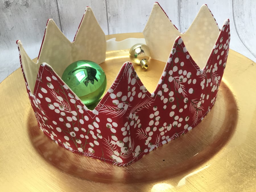 Christmas Crowns. Reusable, fabric crown - red with berries. Slight second