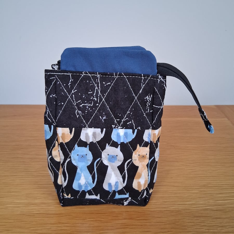 Cats quilted zipped carton pouch