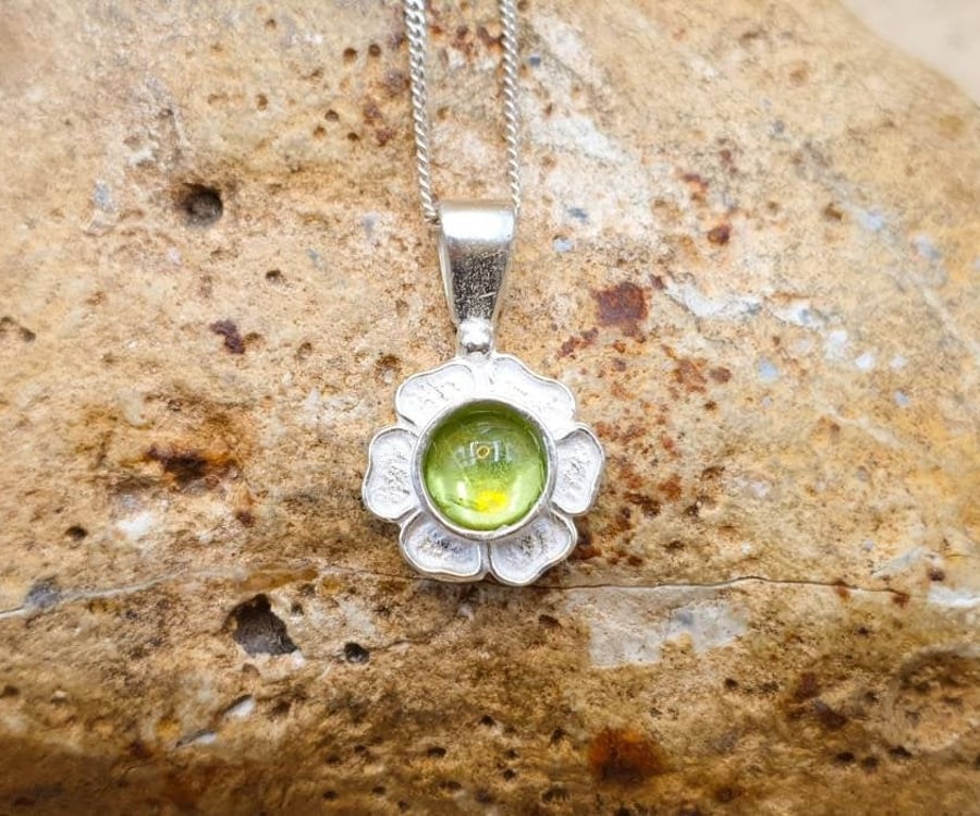 Tiny flower Peridot Pendant. August birthstone jewellery