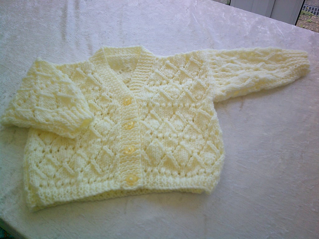 20 inch Lacy Lemon V Neck Cardigan