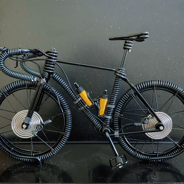 1:10 Scale Scale Wired Bike Model Black Road Bike Model with Base Bicycle