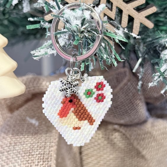 Christmas robin and poinsettia beadwork keyring 