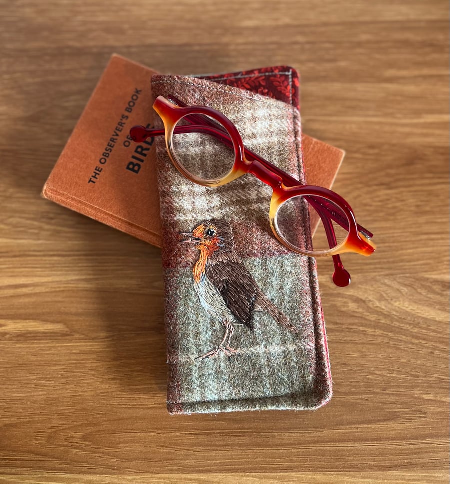 Wool glasses case with hand embroidered robin
