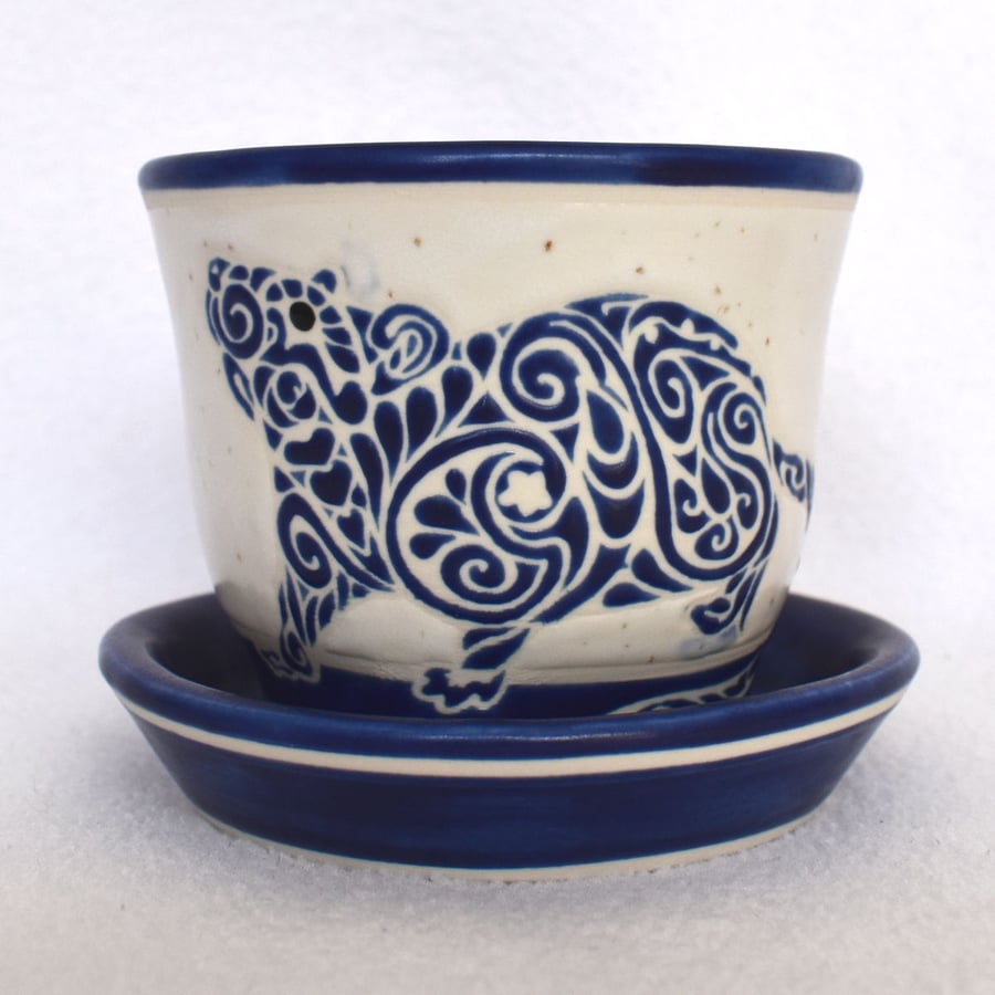 19-190 Hand thrown rat plant pot with integral saucer