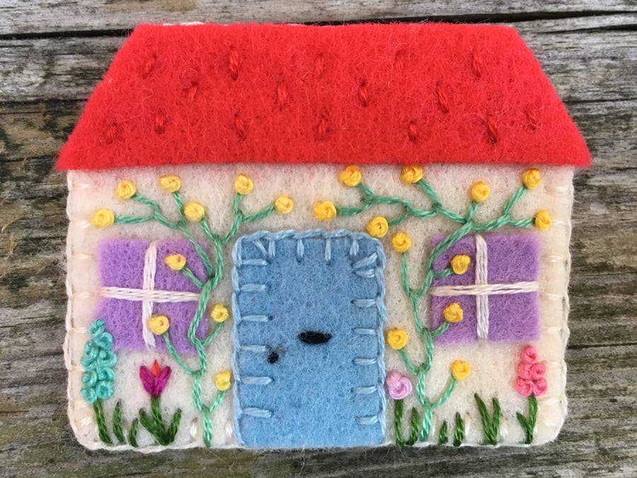 Hand Embroidered Country Cottage Brooch ( red roof ) 