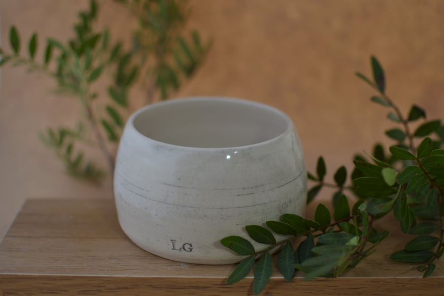 Super Second - white pot (54)