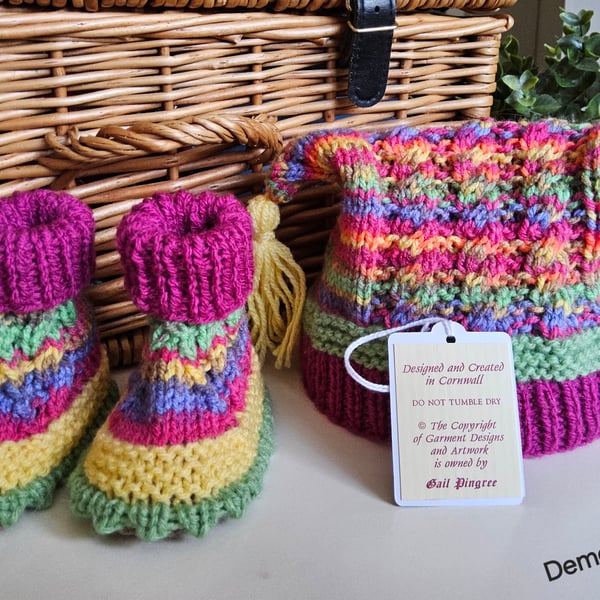 Hand Knitted Designer Baby Girl's Hat & Booties Set  0-6 months size