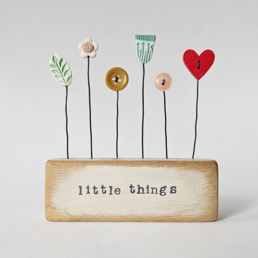 Clay and Button Flower Garden in a Floral Wood Block 'Little Things'
