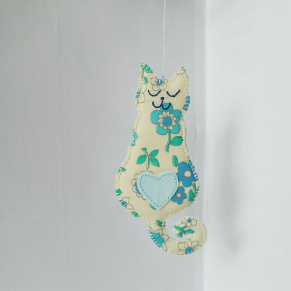 Smiling cat hanger in vintage floral print with hand embroidery