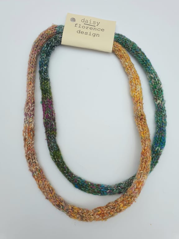 Hand knitted LOOP necklace