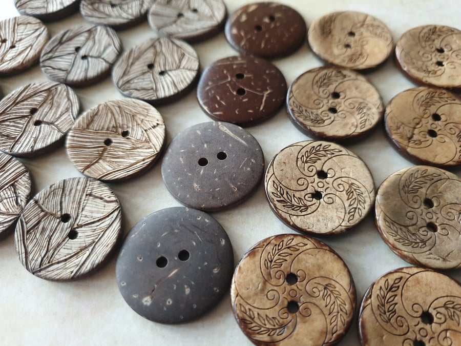 1" 25mm 40L REAL COCONUT 2 Laser Designs x 5 Buttons