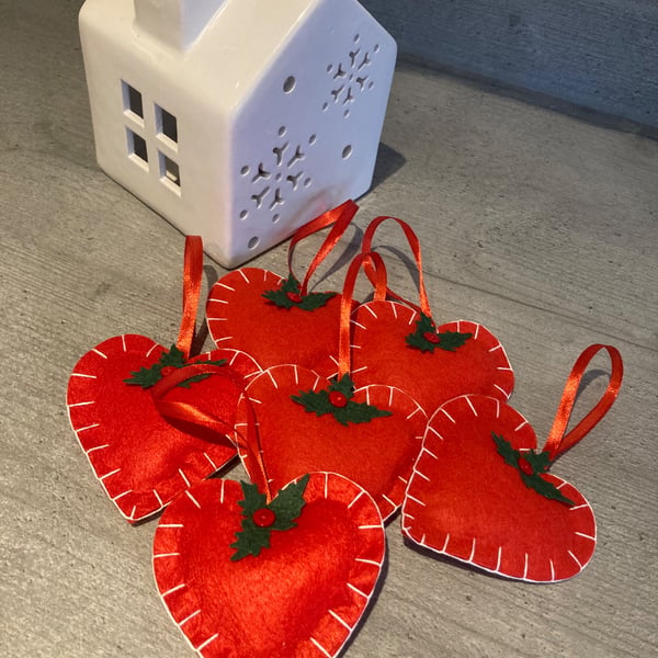 6 Christmas decorations 