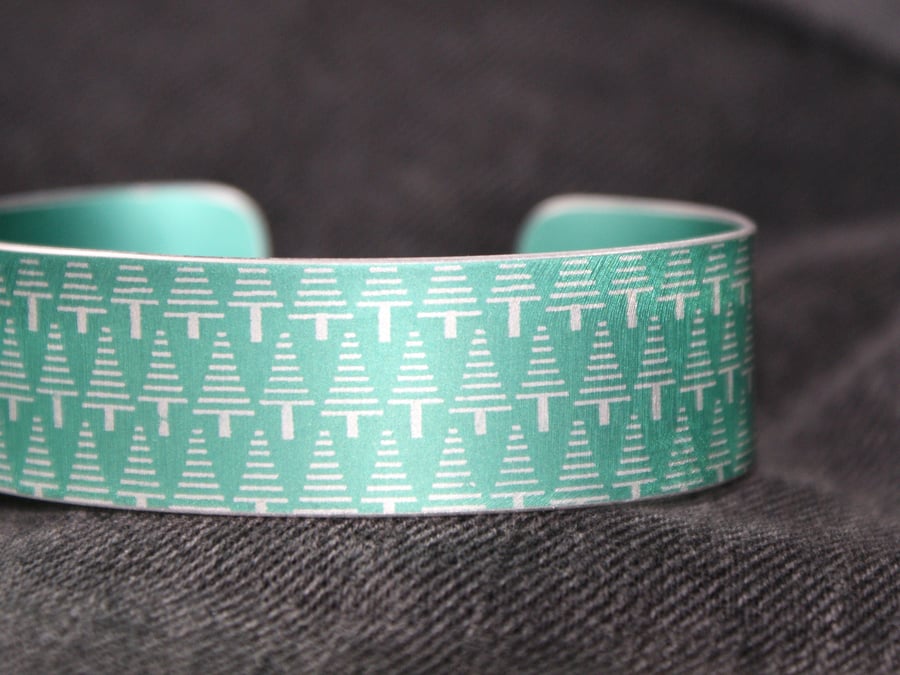 Geometric tree pattern cuff bracelet mint green