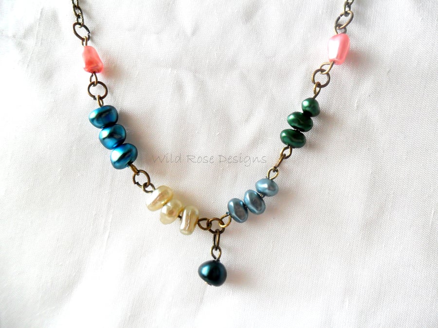 Necklace with glass pearl nuggets. 