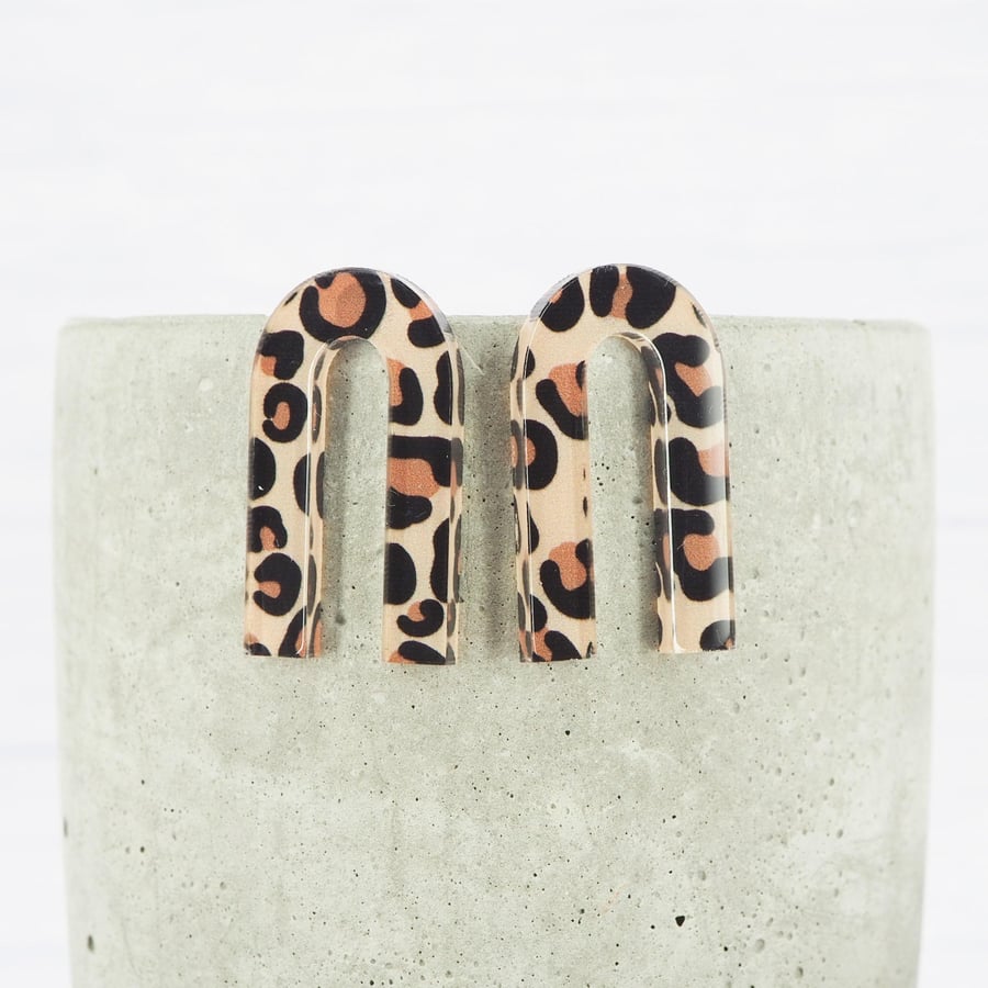 Titanium ear wire - Leopard print arch stud earrings - Hypoallergenic earrings