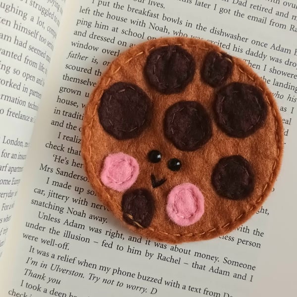 Felt Choc Chip Cookie bookmark,bookworm,childrens book gift,book accessory.