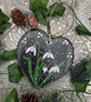 Snowdrop hand-painted Christmas slate heart decoration  - Image 4
