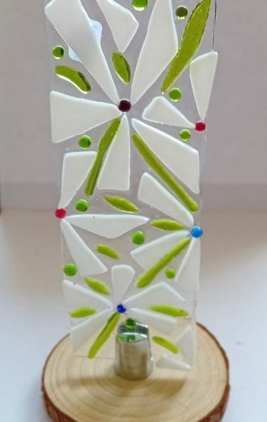Fused glass Worry Poppet with white flowers