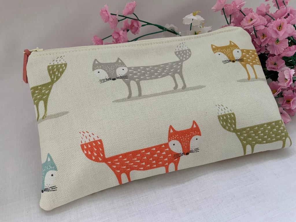 Zipped Purse, Cosmetic Bag, Pencil Case, Make up Bag, Accessory Purse