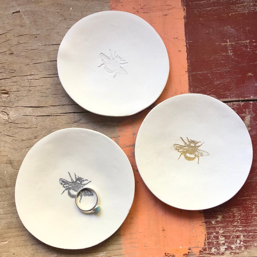 Delicate Handmade Mini Bumble Bee Clay Dish Ring Holder Wedding Present personal