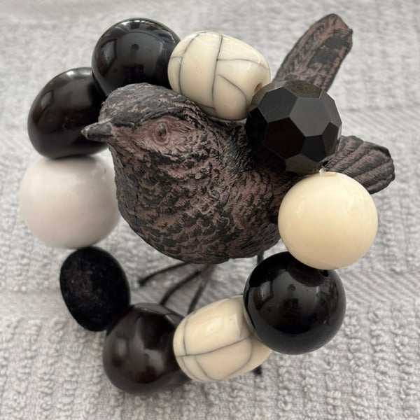 Stylish Monochrome Chunky Beaded Bracelet