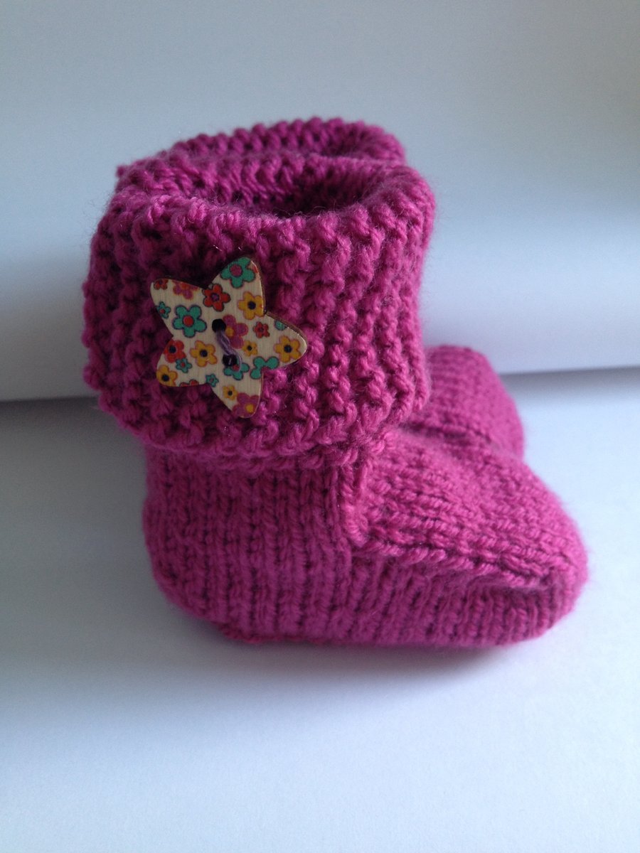 3-6 months hand knitted pink booties