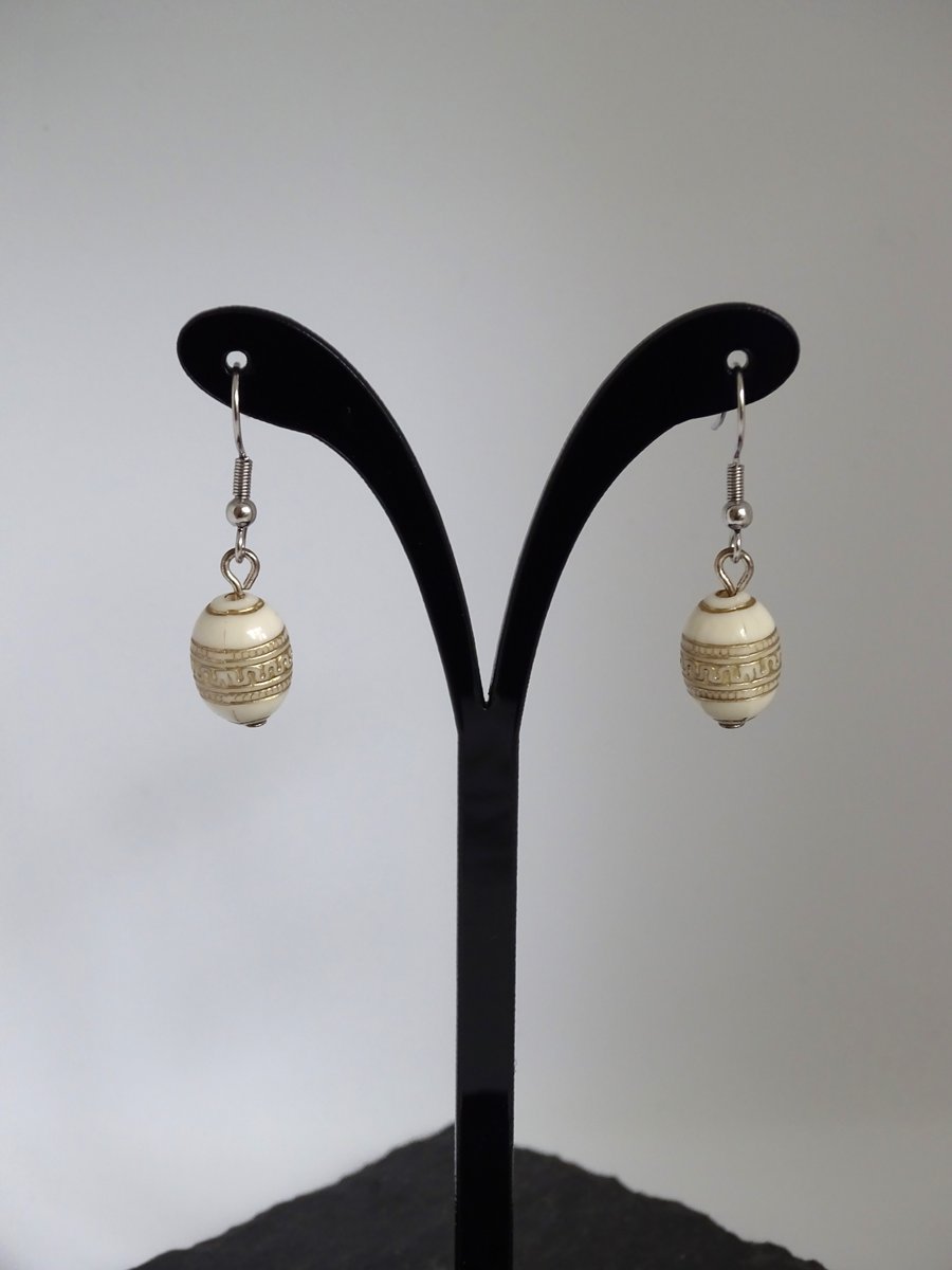 Cream Barrel Earrings 