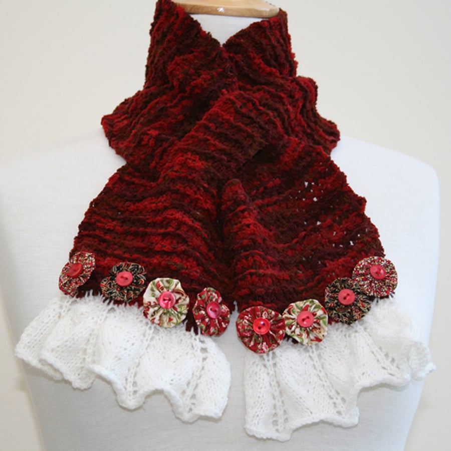 NOW 25% OFF Red Chenille Flower Trimmed Scarf
