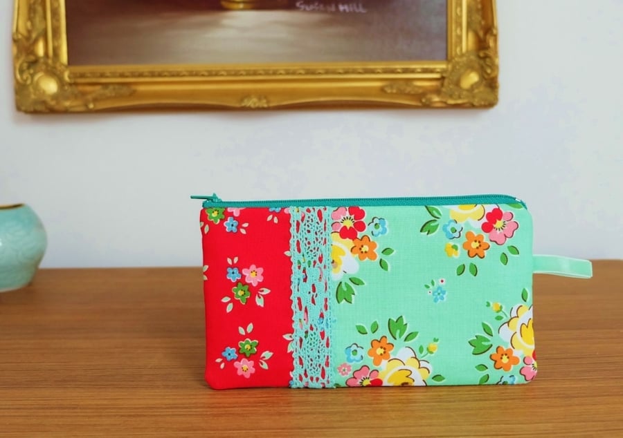 Retro Floral Purse, Pretty Pencil Case, Jewellery or Make Up Pouch, Gadget Case