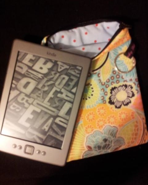 Handmade Retro 70's Flowers e-Reader case