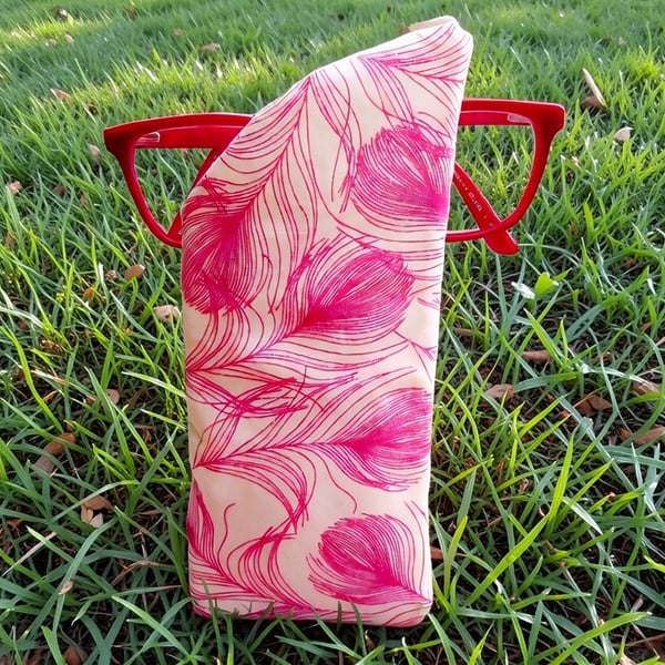 Pink Feathers Glasses Case Lined & Padded 