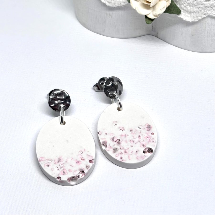 White Oval Dangle Earrings Embedded with Pink Glass