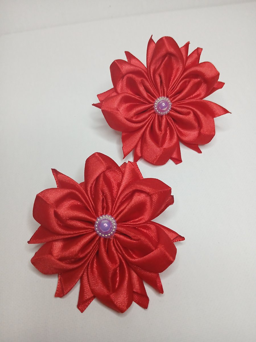 Elegant Red Floral Hair Elastics (Set of 2) - Kanzashi Technique Accessory