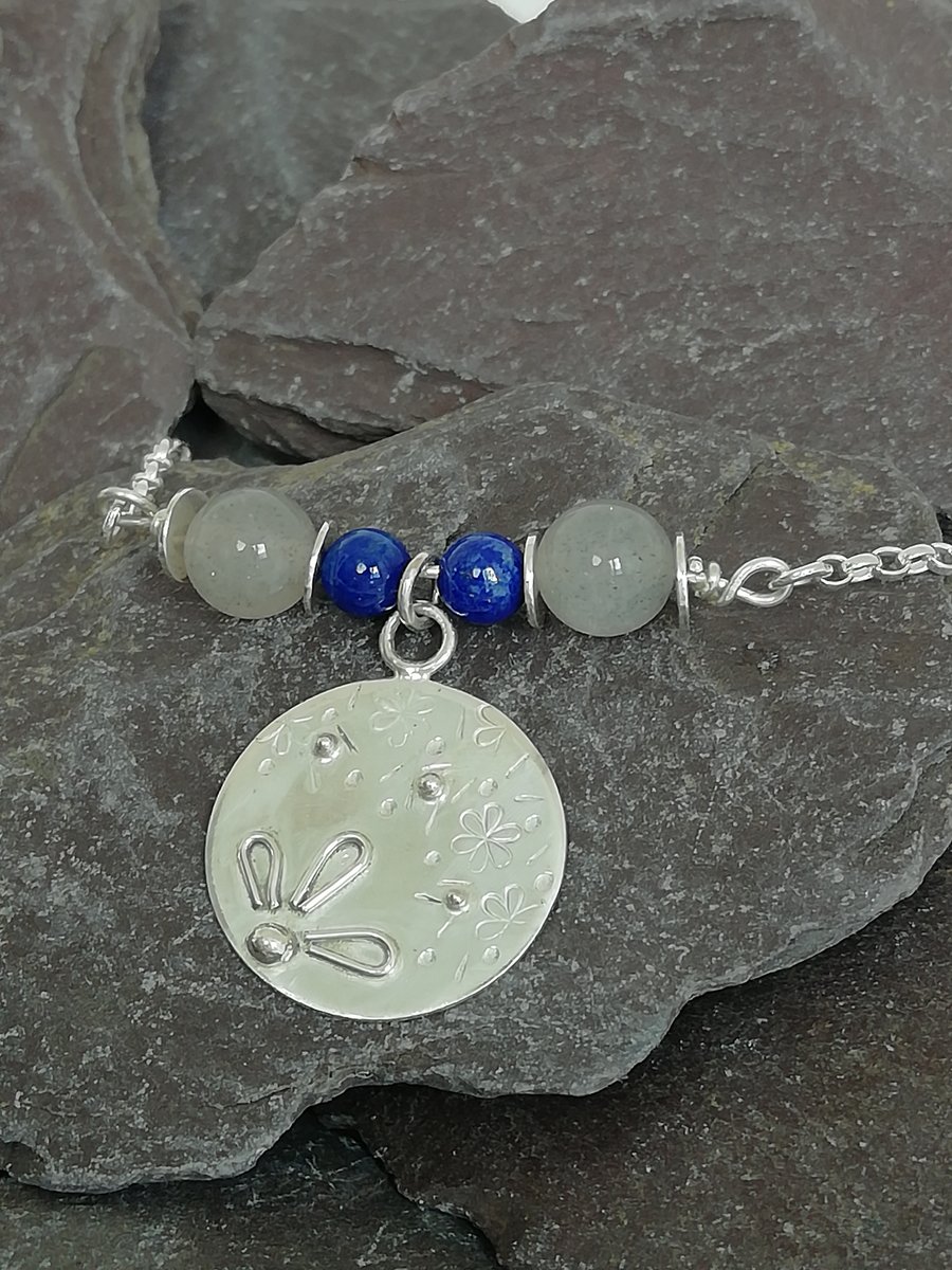 Daisy Patterned Silver Necklace with Lapis Lazuli Beads