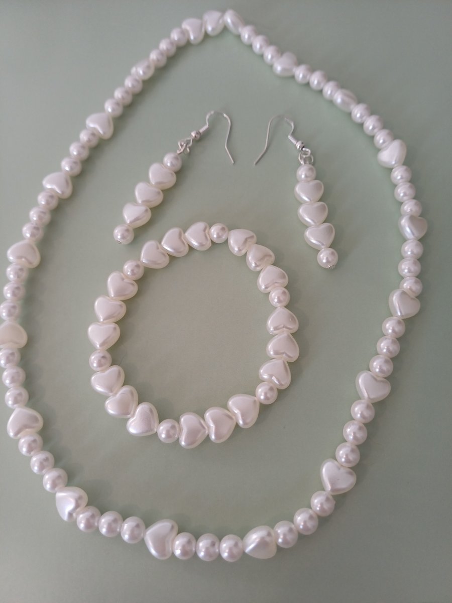 3 piece jewellery set for special occasion 