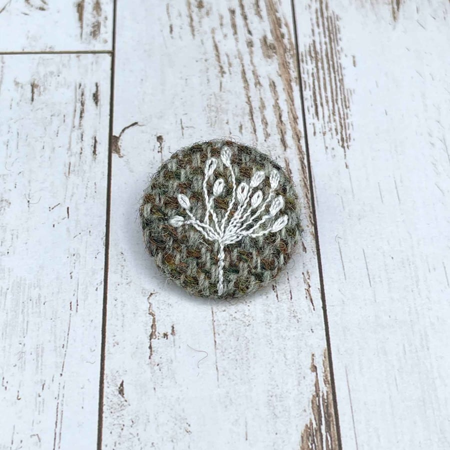 Embroidery brooch with seed head design. Zero waste jewellery in autumn colours.