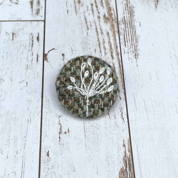 Embroidery brooch with seed head design. Zero waste jewellery in autumn colours.