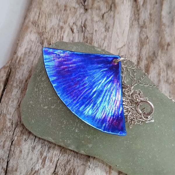  Handmade Coloured Titanium Fan Shaped Pendant (NKTTPDFN2) - UK Free Post