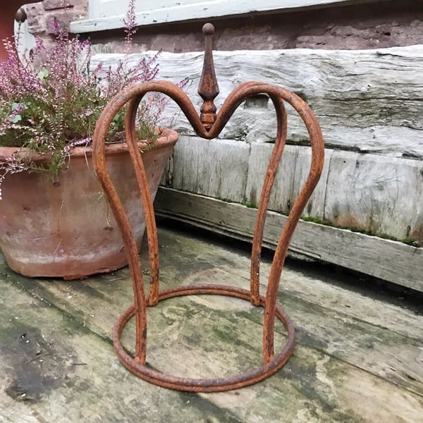 42cm Rusty Iron Crown Garden Metal Wire Ornament Decoration Planter Sculpture