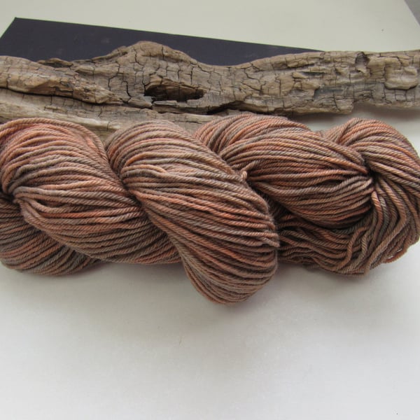 100g Rich Madder Indigo Dyed British BFL DK Wool Yarn