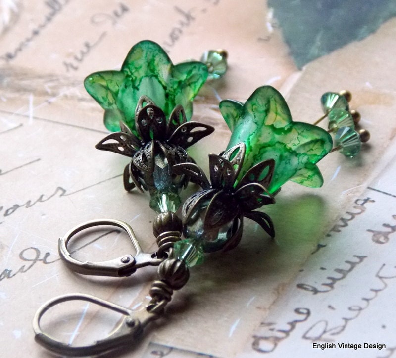 Green Hand Painted Lucite Flower Earrings, Floral Boho Vintage Style Filigree 
