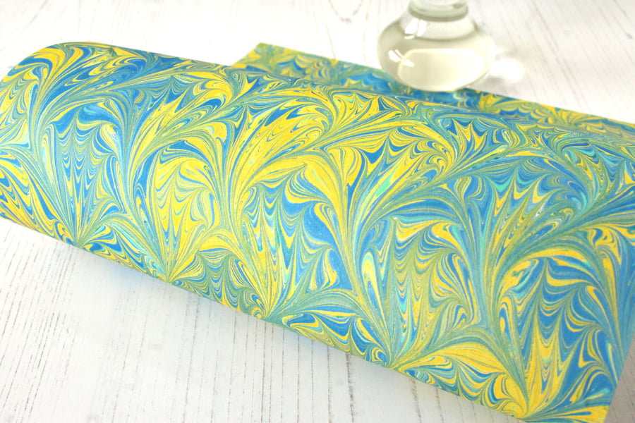 A4 Marbled paper frog foot pattern in yellow and blue