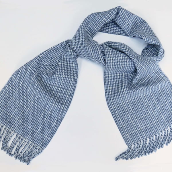 Grey houndstooth lambswool scarf