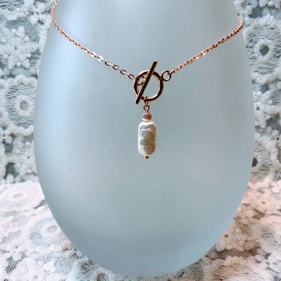 Baroque Pearl Necklace.