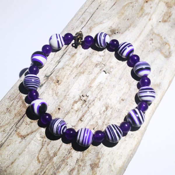 Purple Striped Agate and Amethyst Gemstone Bracelet - UK Free Post